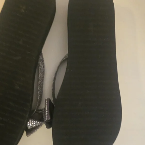 Yellow Box Black Sandals with Silver Glitter Bow - Picture 5 of 9